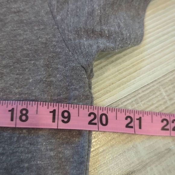 Amuse Society Shirt Top Blouse Women's Medium Grey Cosmic Crusin Logo - Picture 5 of 7